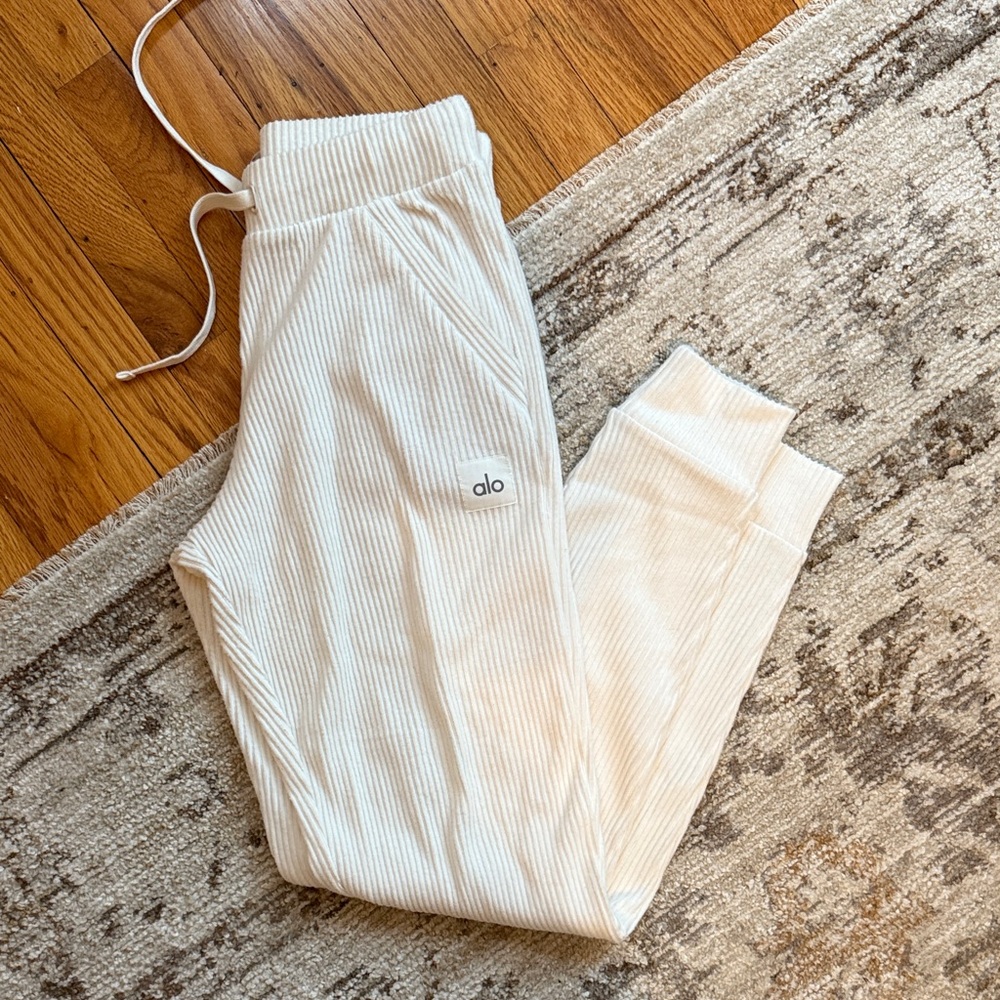 ALO Ribbed Sweatpants